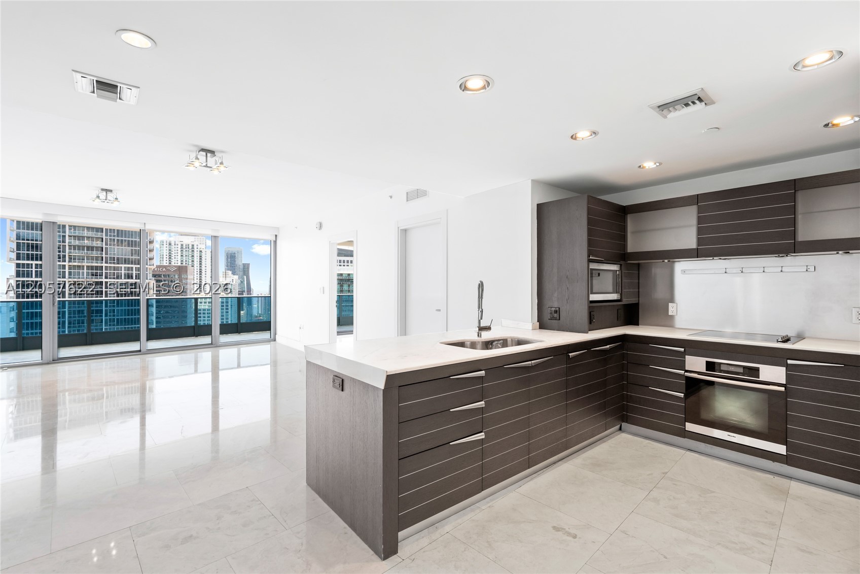 200 Biscayne Boulevard Way #4004, Miami FL 33131