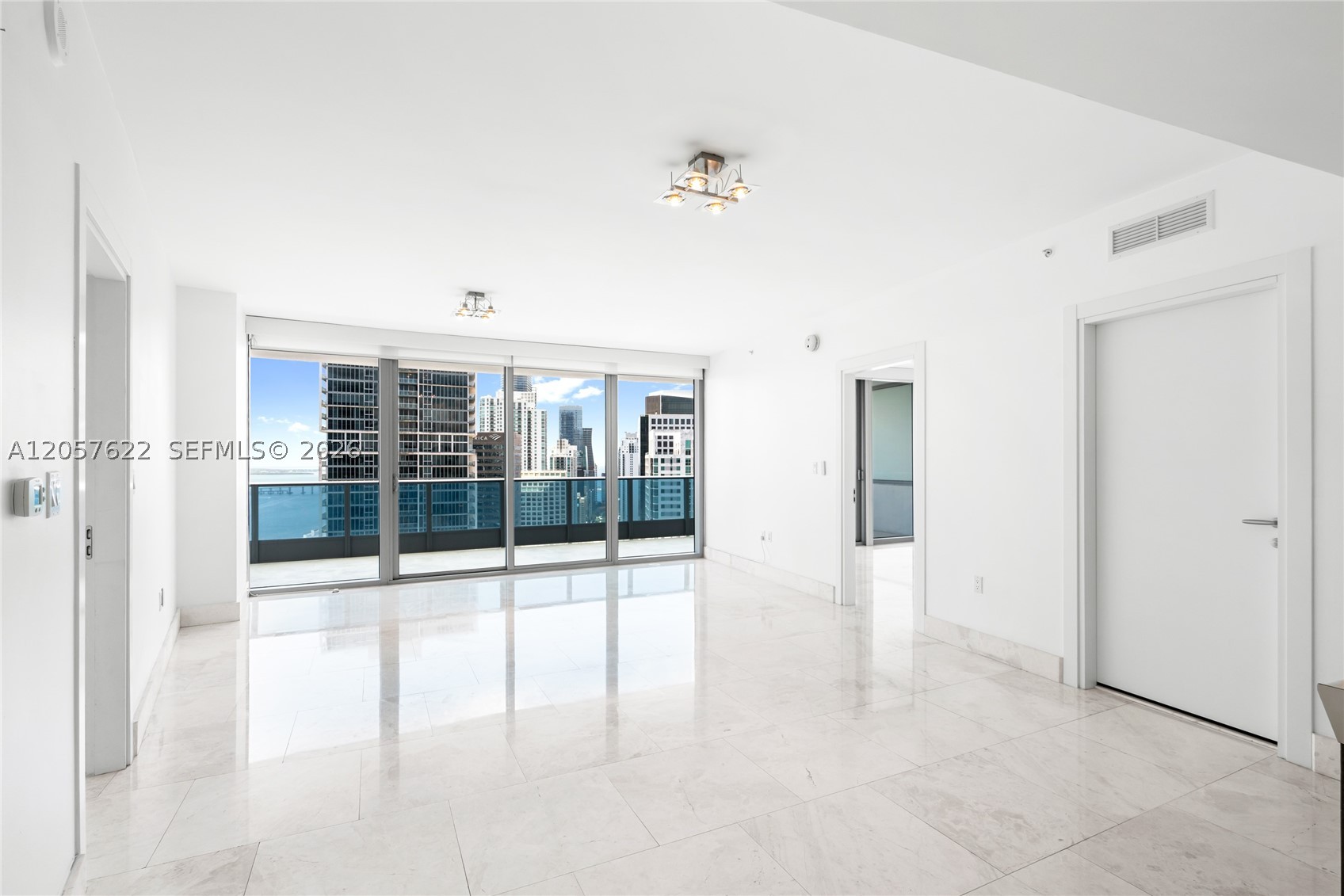 200 Biscayne Boulevard Way #4004, Miami FL 33131