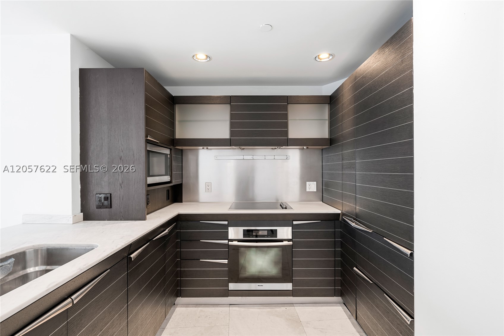 200 Biscayne Boulevard Way #4004, Miami FL 33131