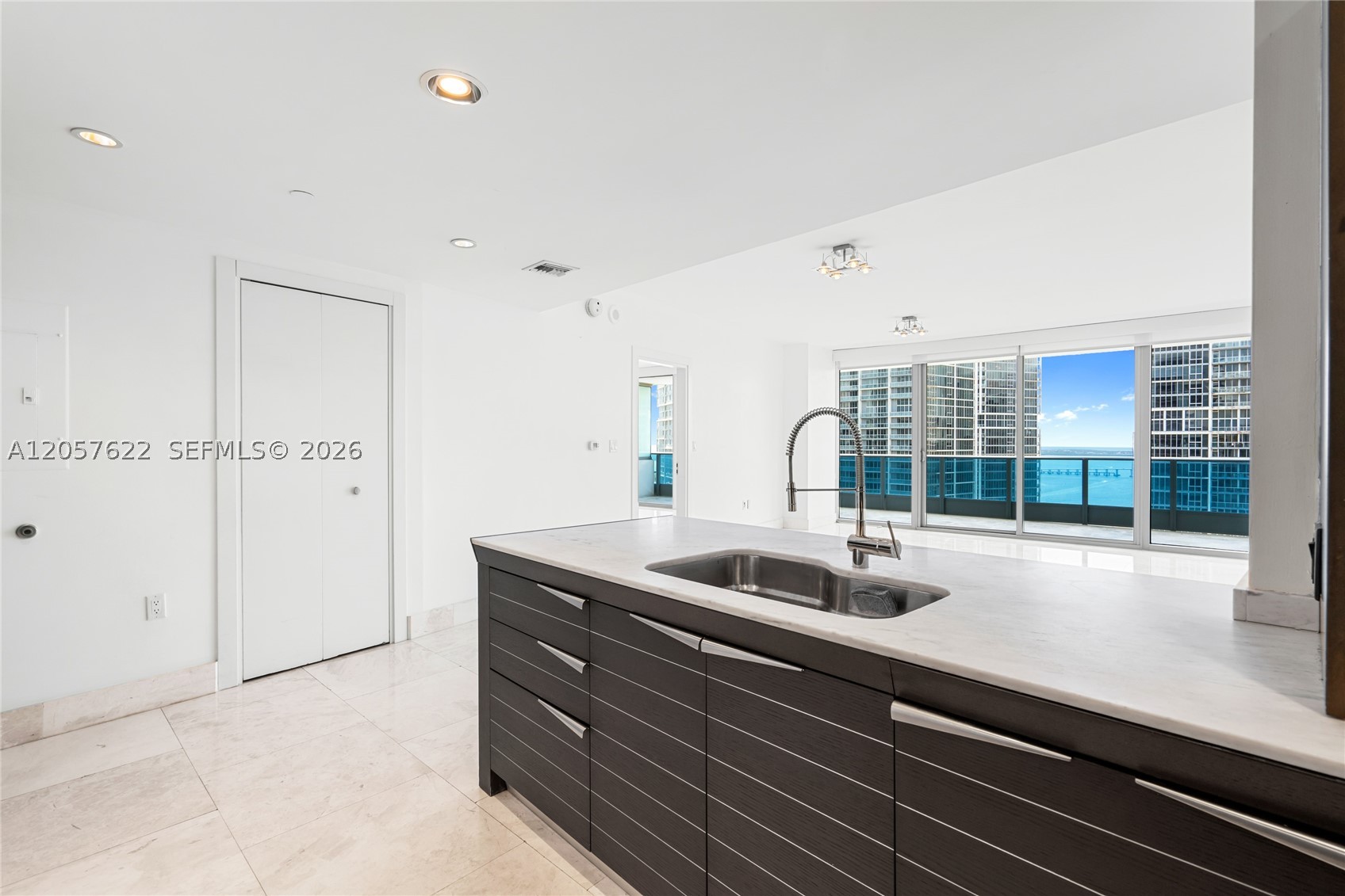 200 Biscayne Boulevard Way #4004, Miami FL 33131