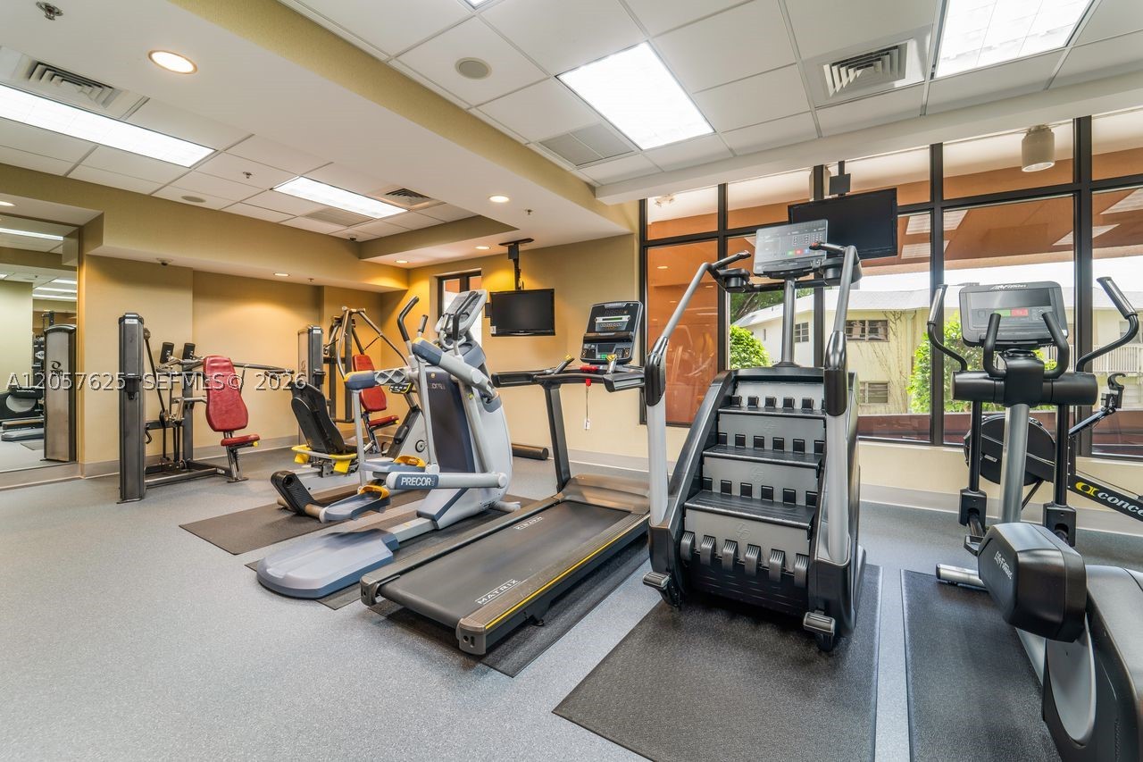 8395 SW 73rd Ave #412, Miami FL 33143