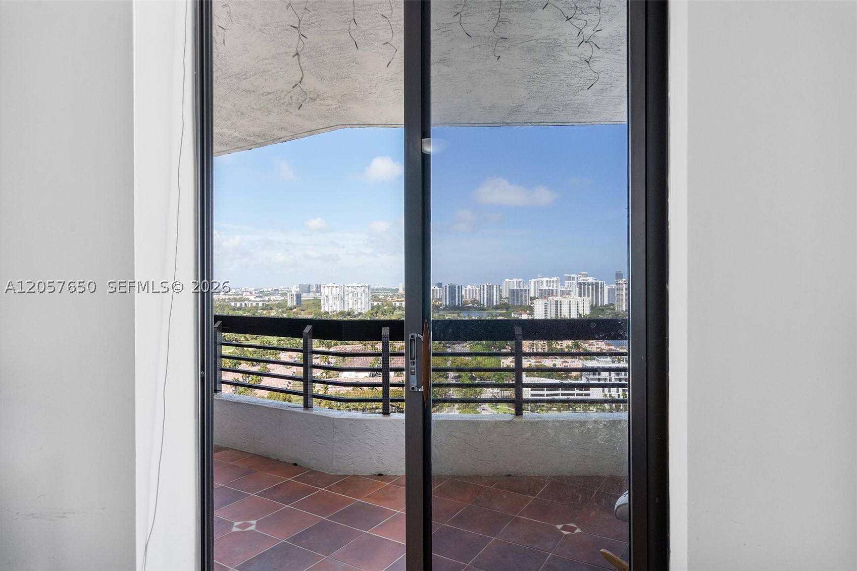 3530 Mystic Pointe Dr #2907, Aventura FL 33180