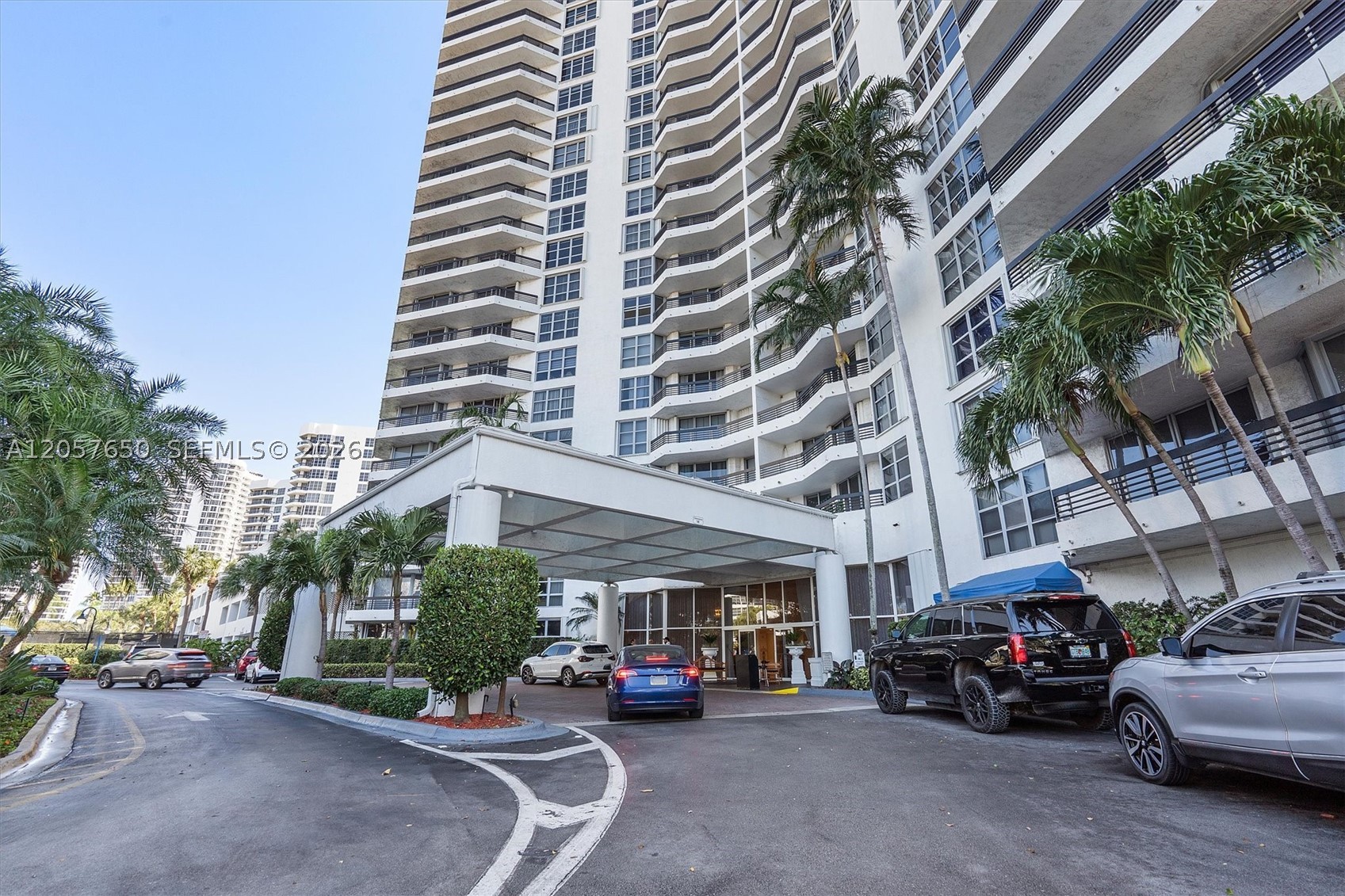 3530 Mystic Pointe Dr #2907, Aventura FL 33180