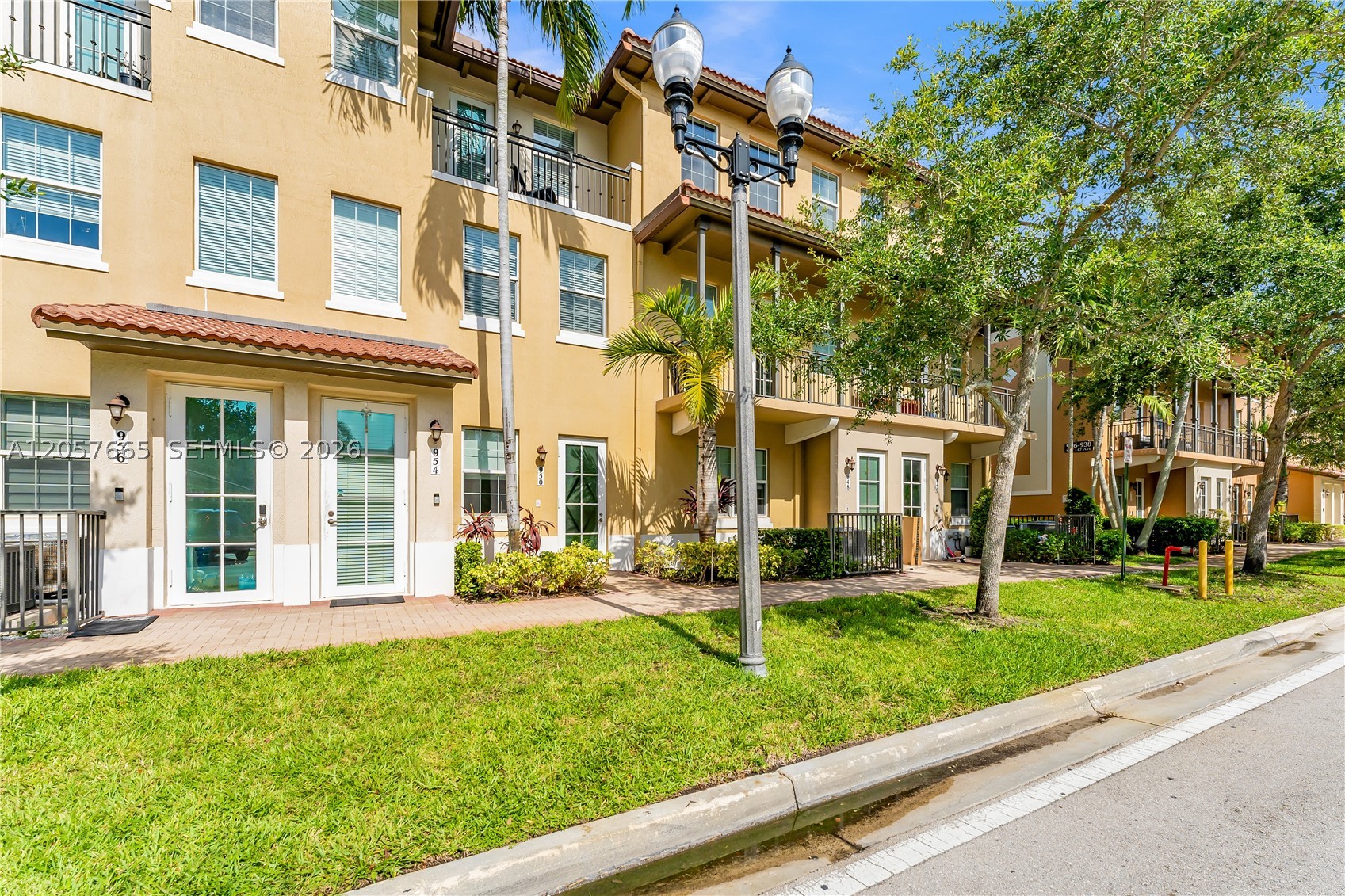 950 SW 147th Ave #2611, Pembroke Pines FL 33027