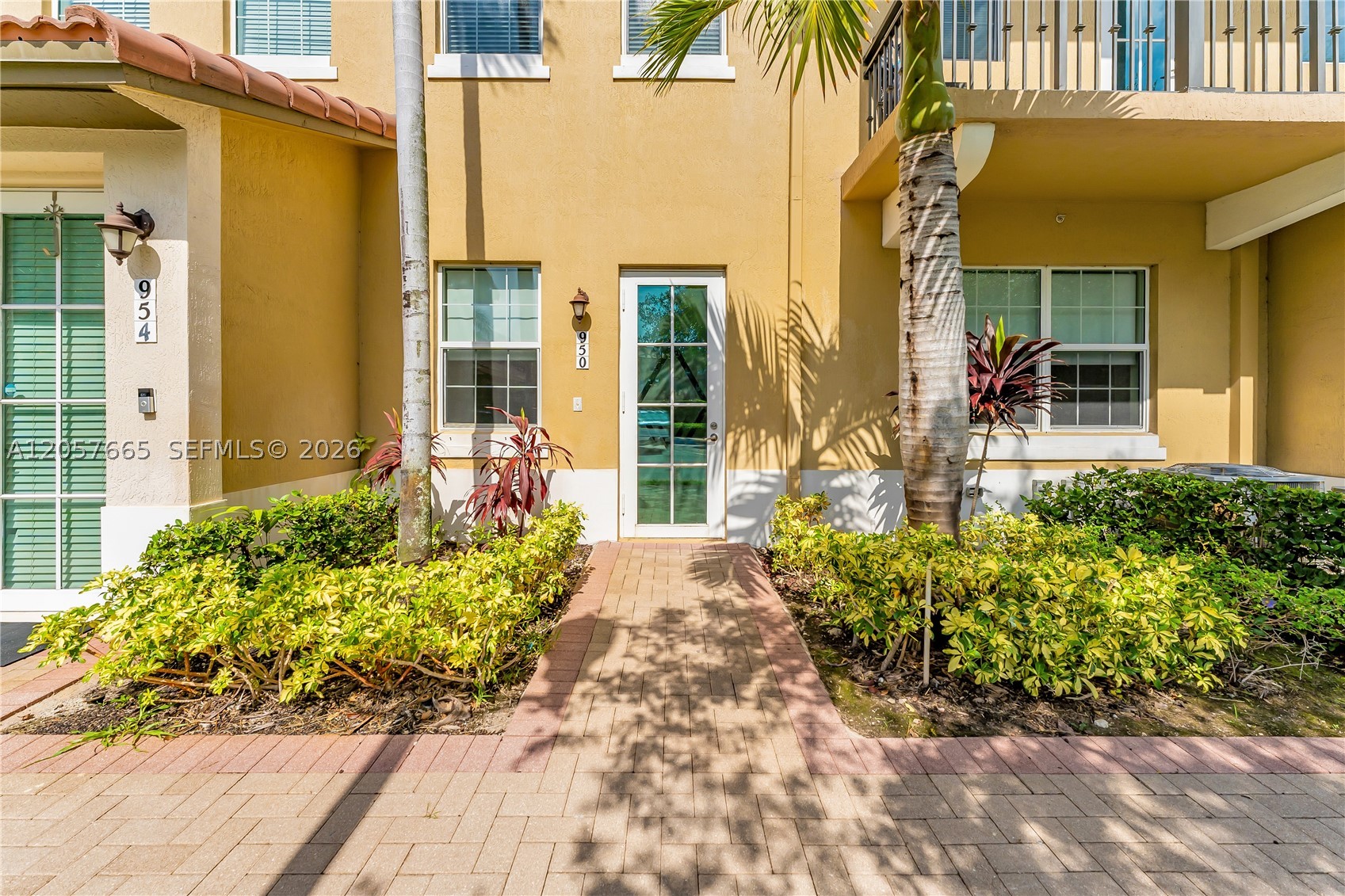 950 SW 147th Ave #2611, Pembroke Pines FL 33027