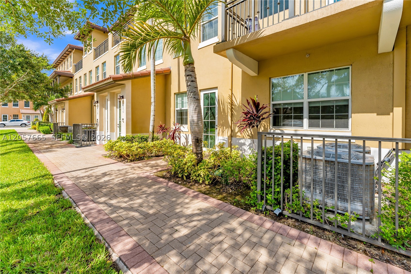 950 SW 147th Ave #2611, Pembroke Pines FL 33027