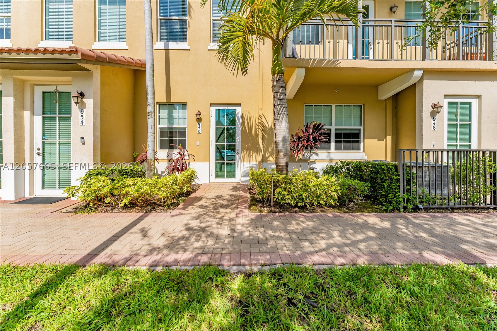 950 SW 147th Ave #2611, Pembroke Pines FL 33027