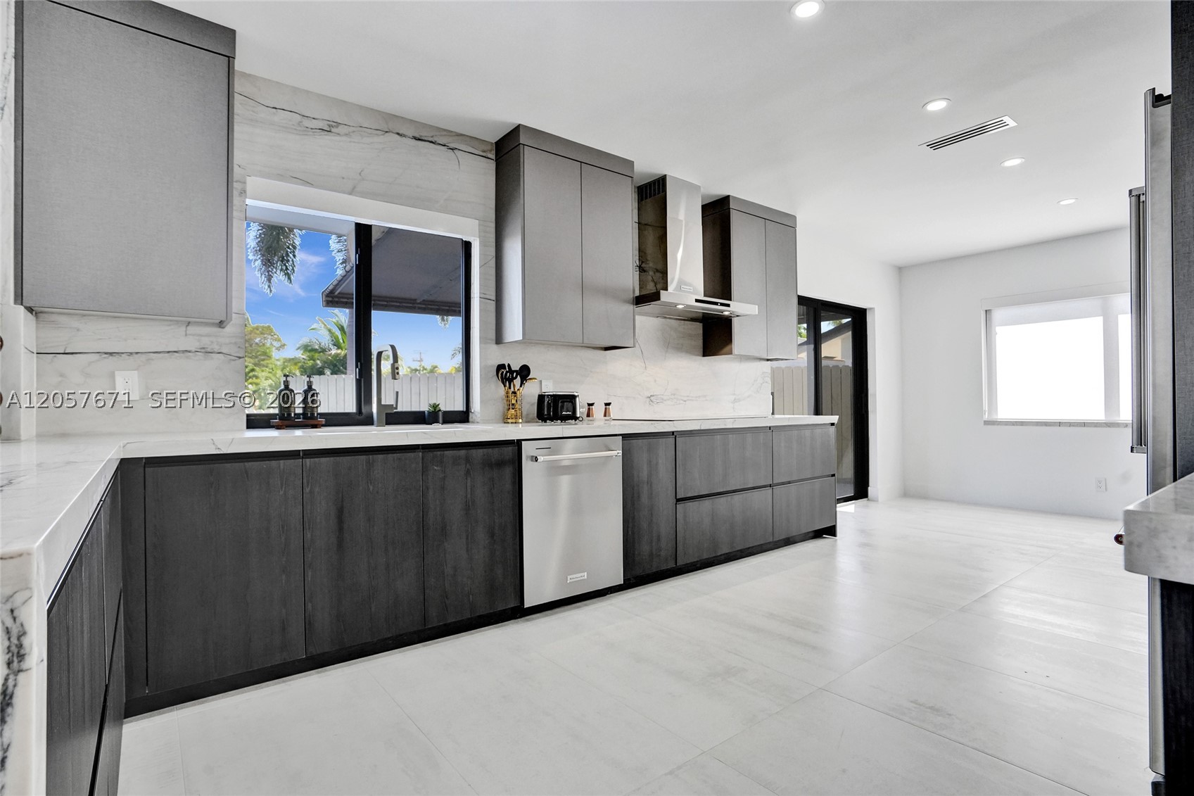 3010 NE 46th Street #0, Fort Lauderdale FL 33308