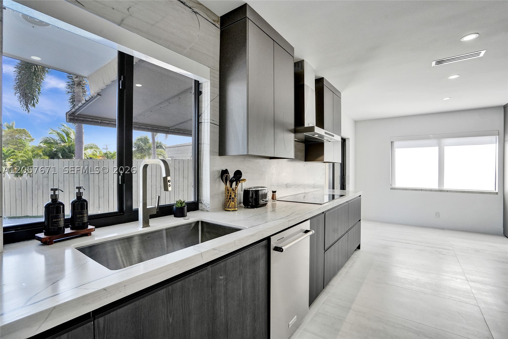 3010 NE 46th Street #0, Fort Lauderdale FL 33308