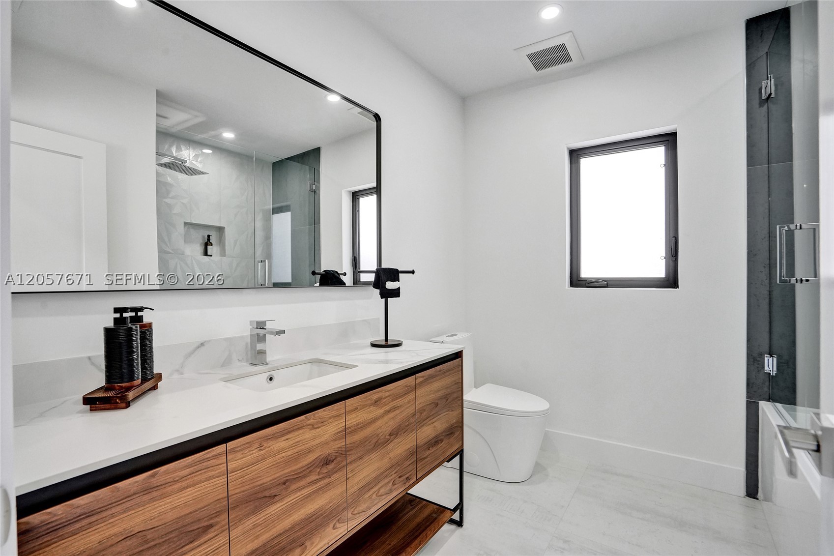 3010 NE 46th Street #0, Fort Lauderdale FL 33308