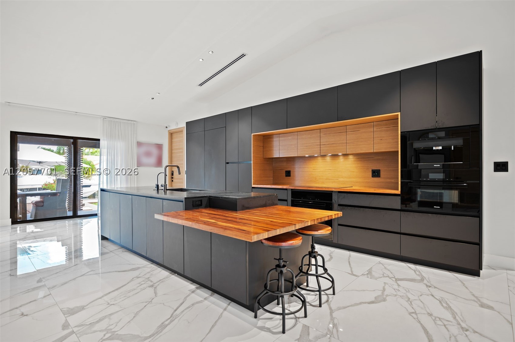 16431 NE 34th Ave, North Miami Beach FL 33160