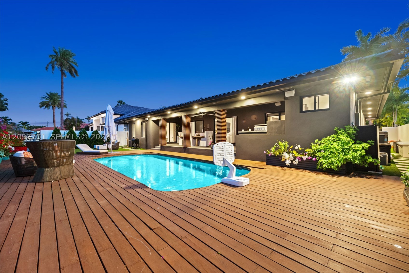16431 NE 34th Ave, North Miami Beach FL 33160