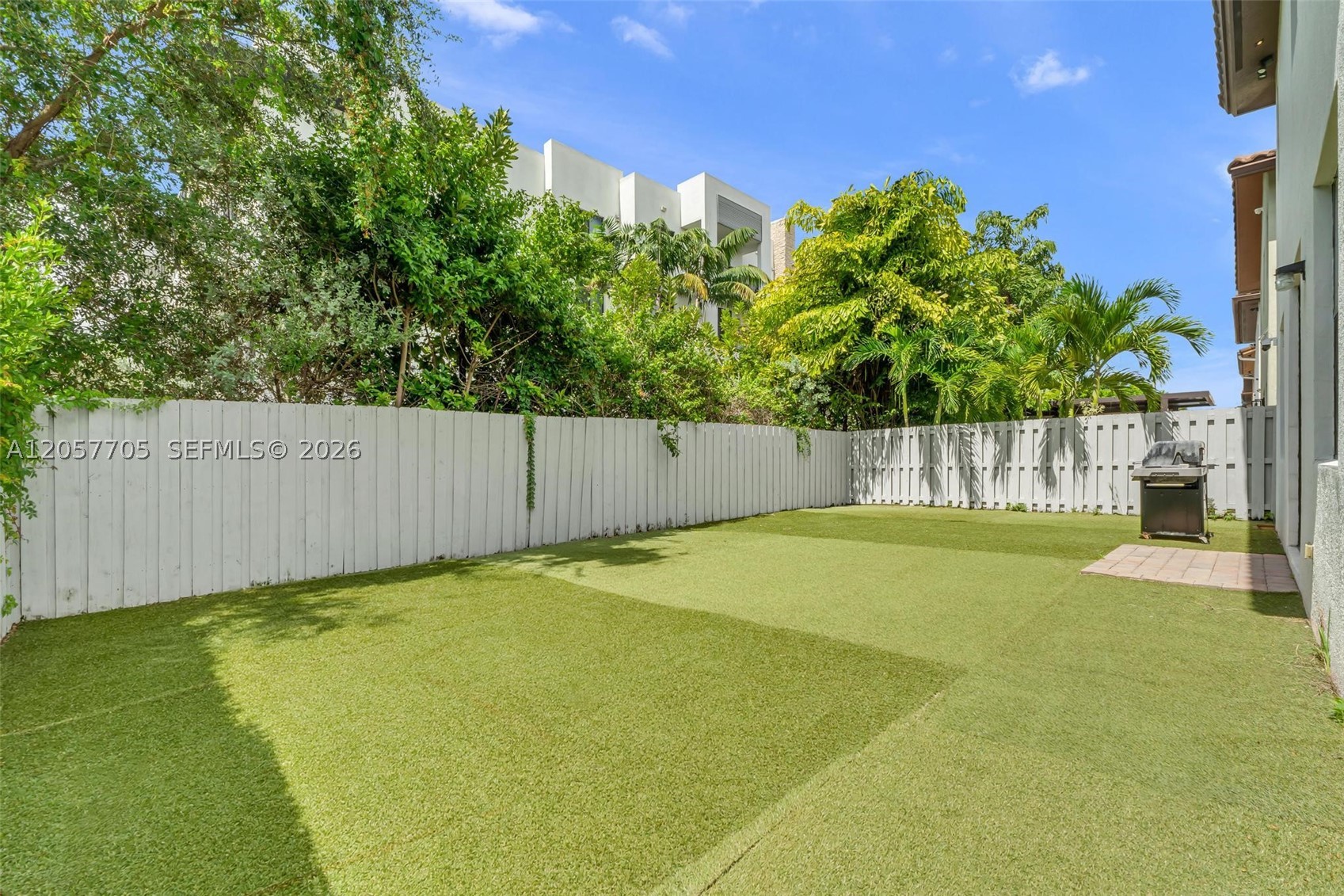 10204 NW 86th St, Doral FL 33178