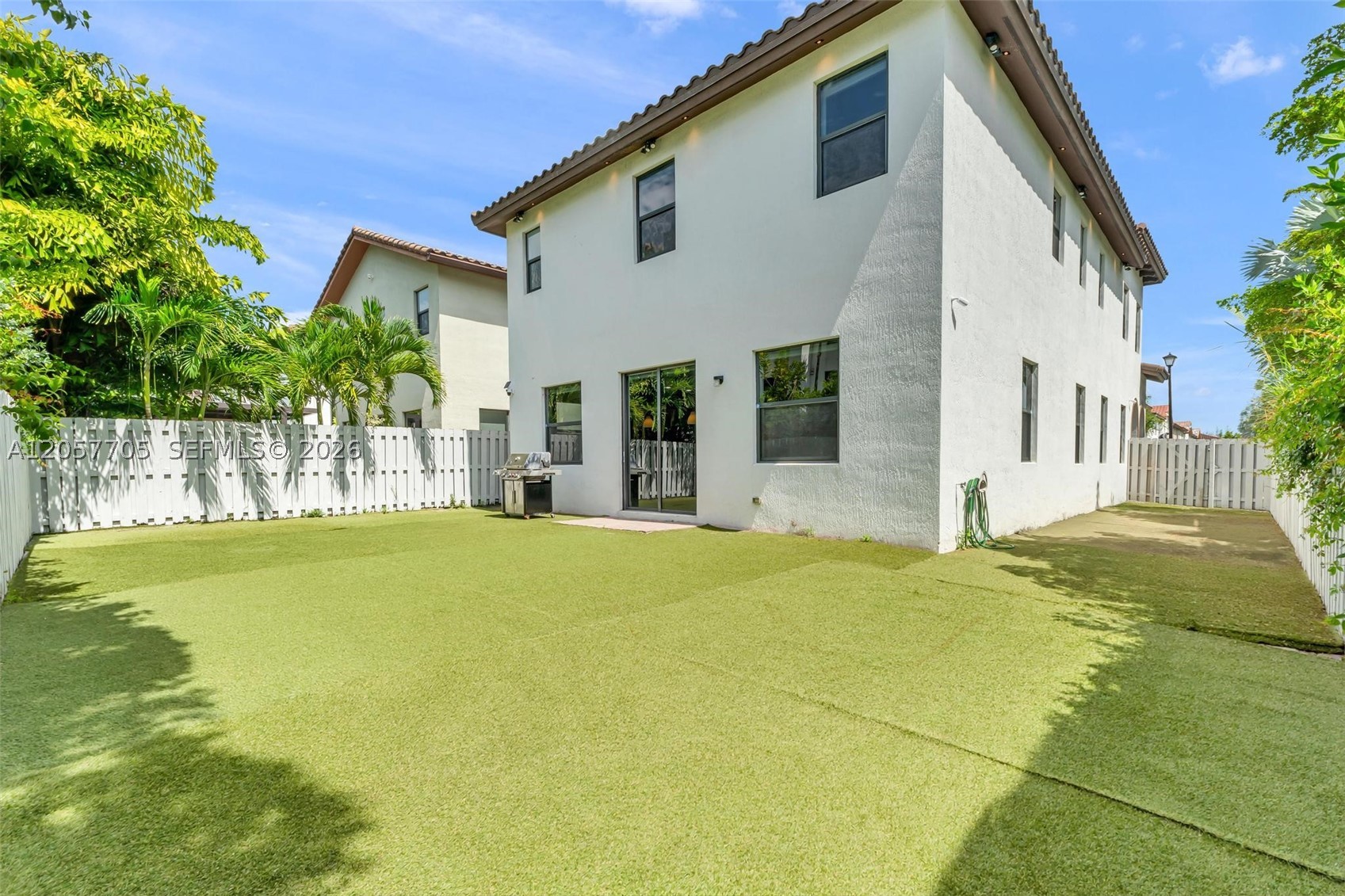 10204 NW 86th St, Doral FL 33178