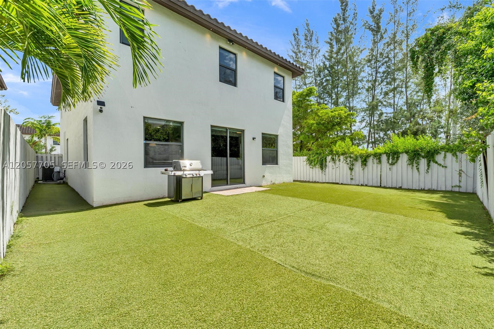 10204 NW 86th St, Doral FL 33178