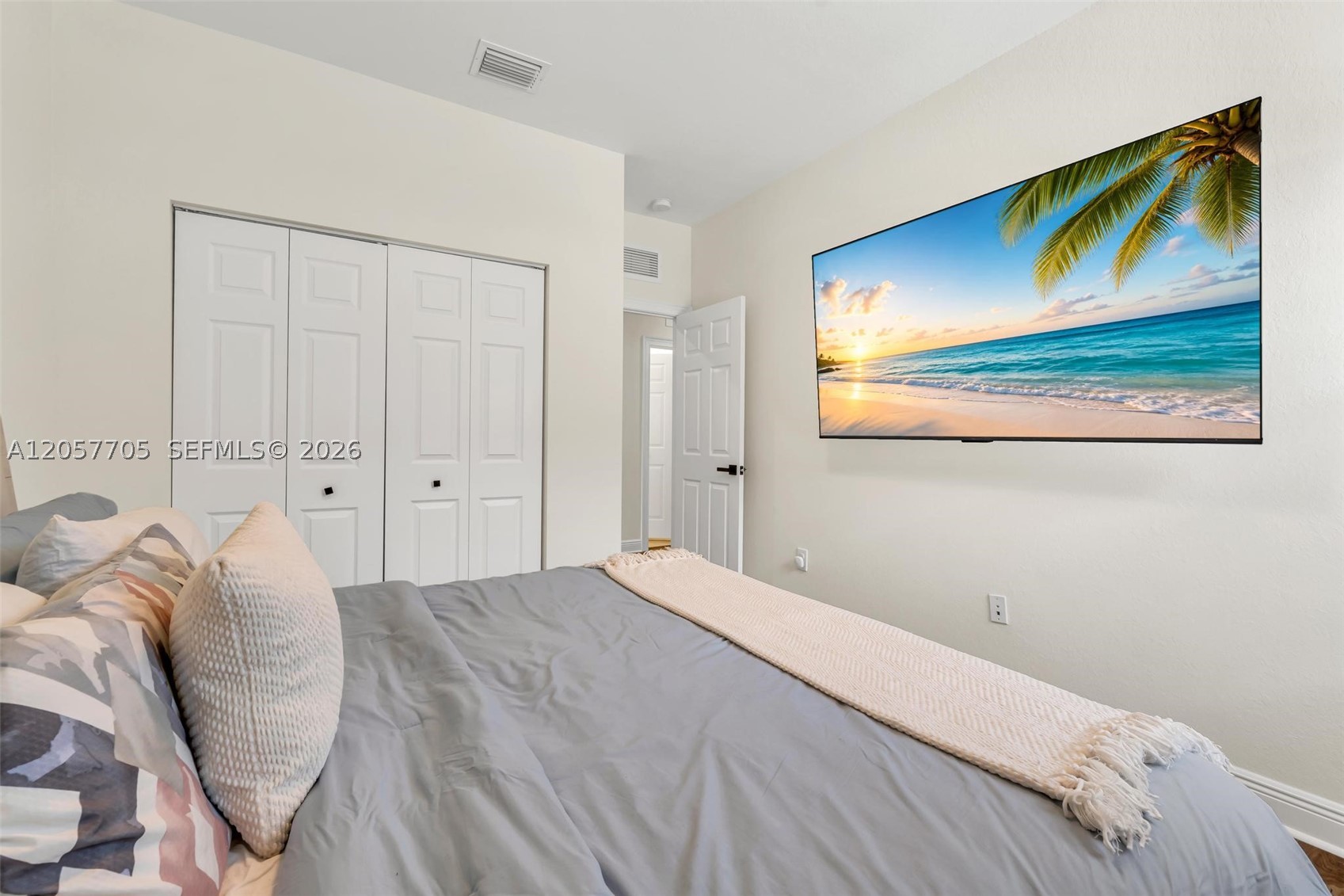 10204 NW 86th St, Doral FL 33178