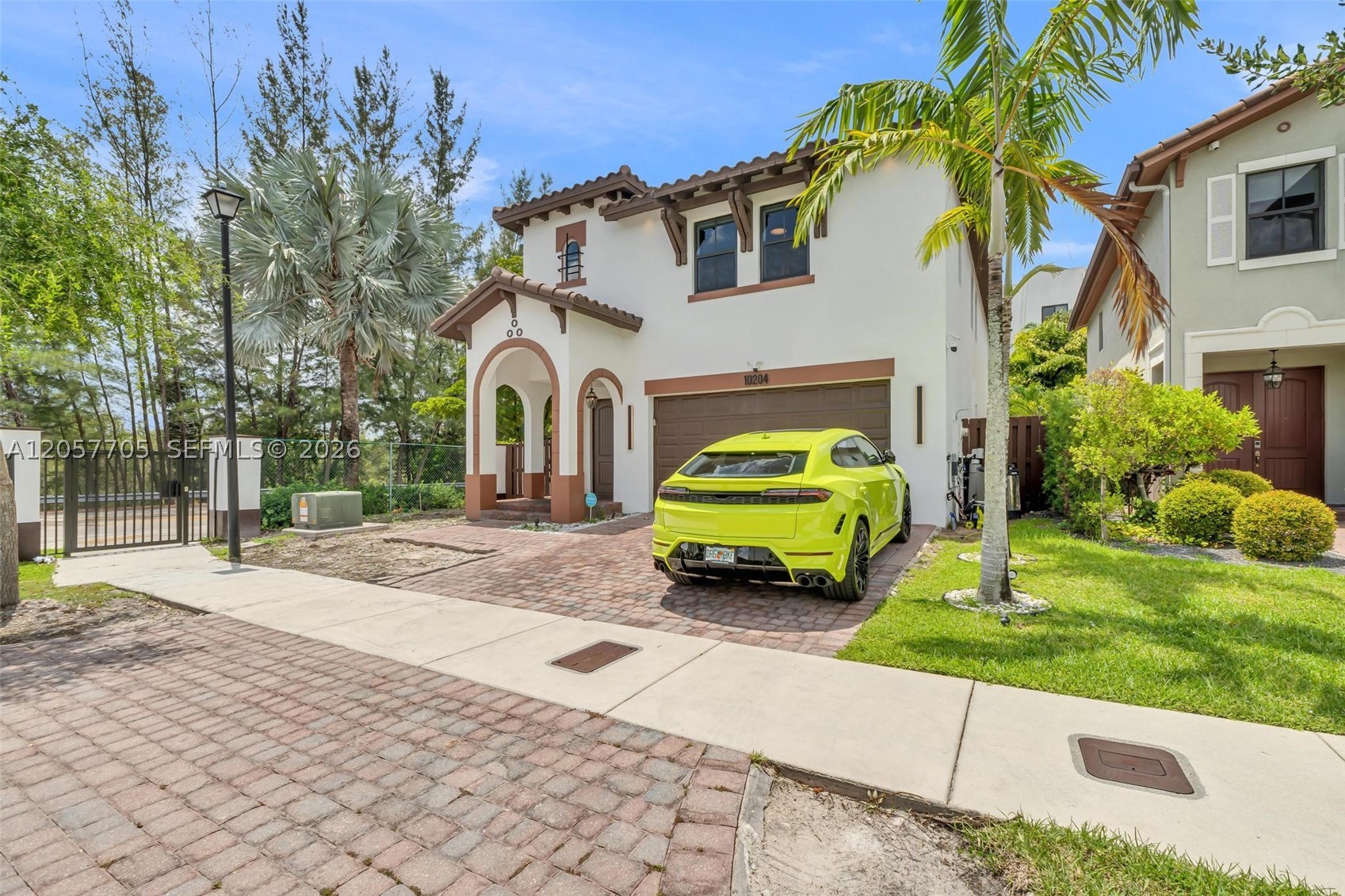 10204 NW 86th St, Doral FL 33178