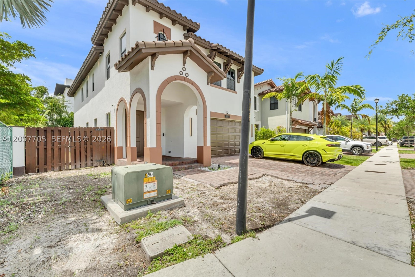 10204 NW 86th St, Doral FL 33178