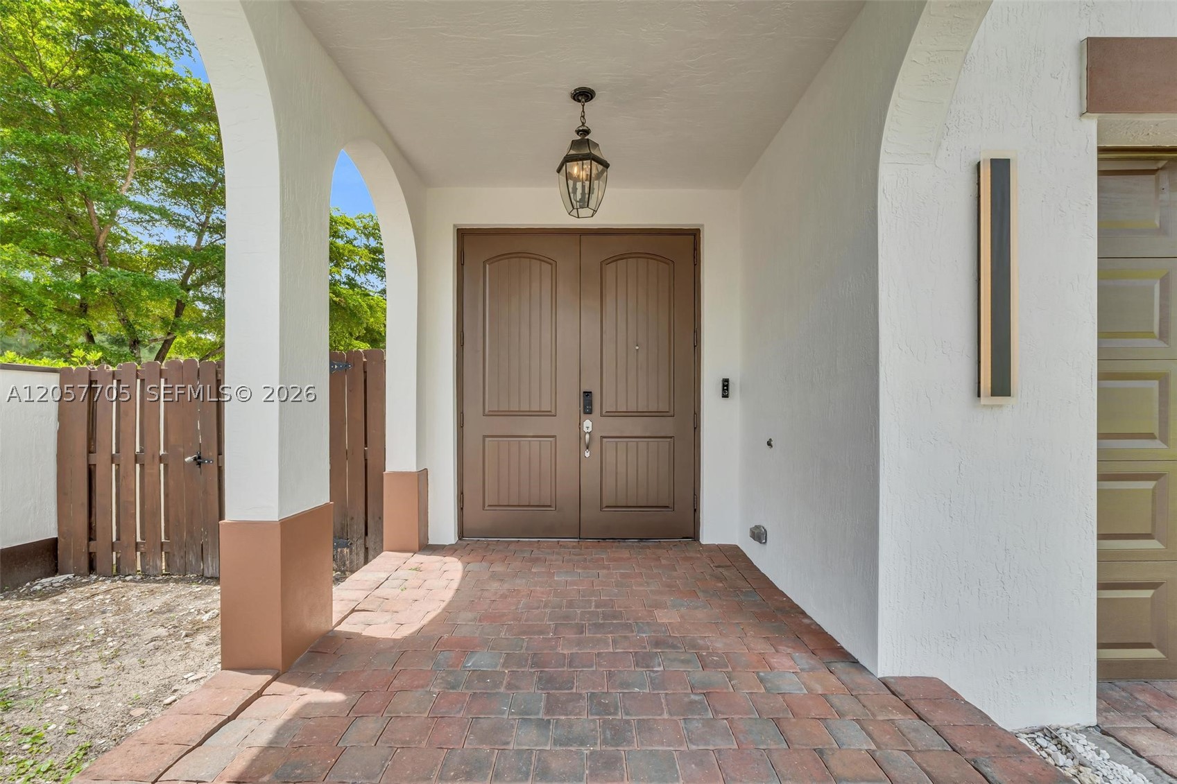 10204 NW 86th St, Doral FL 33178