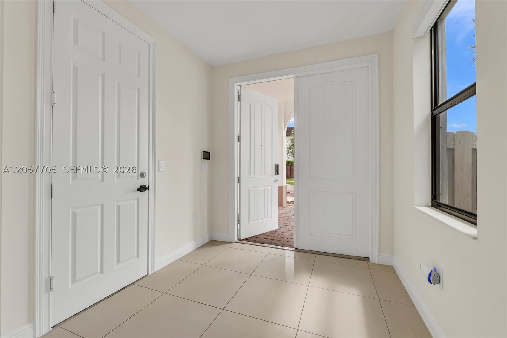 10204 NW 86th St, Doral FL 33178