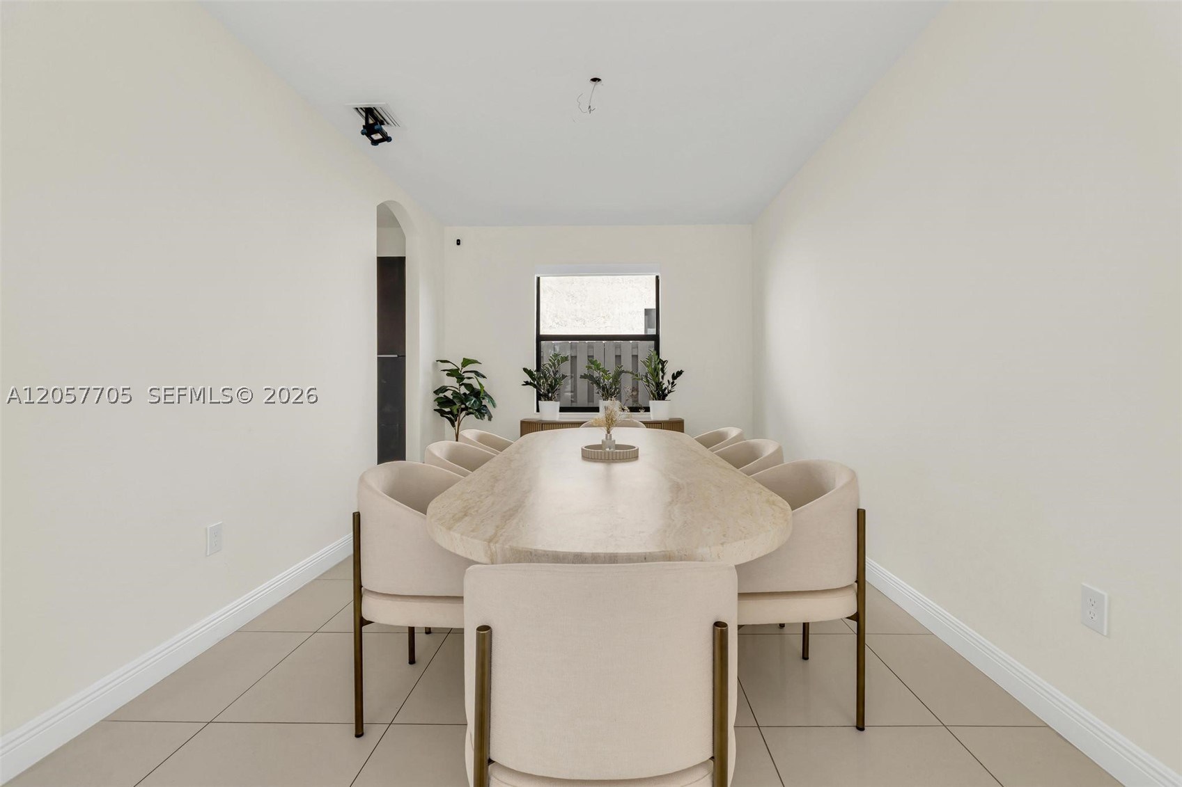 10204 NW 86th St, Doral FL 33178