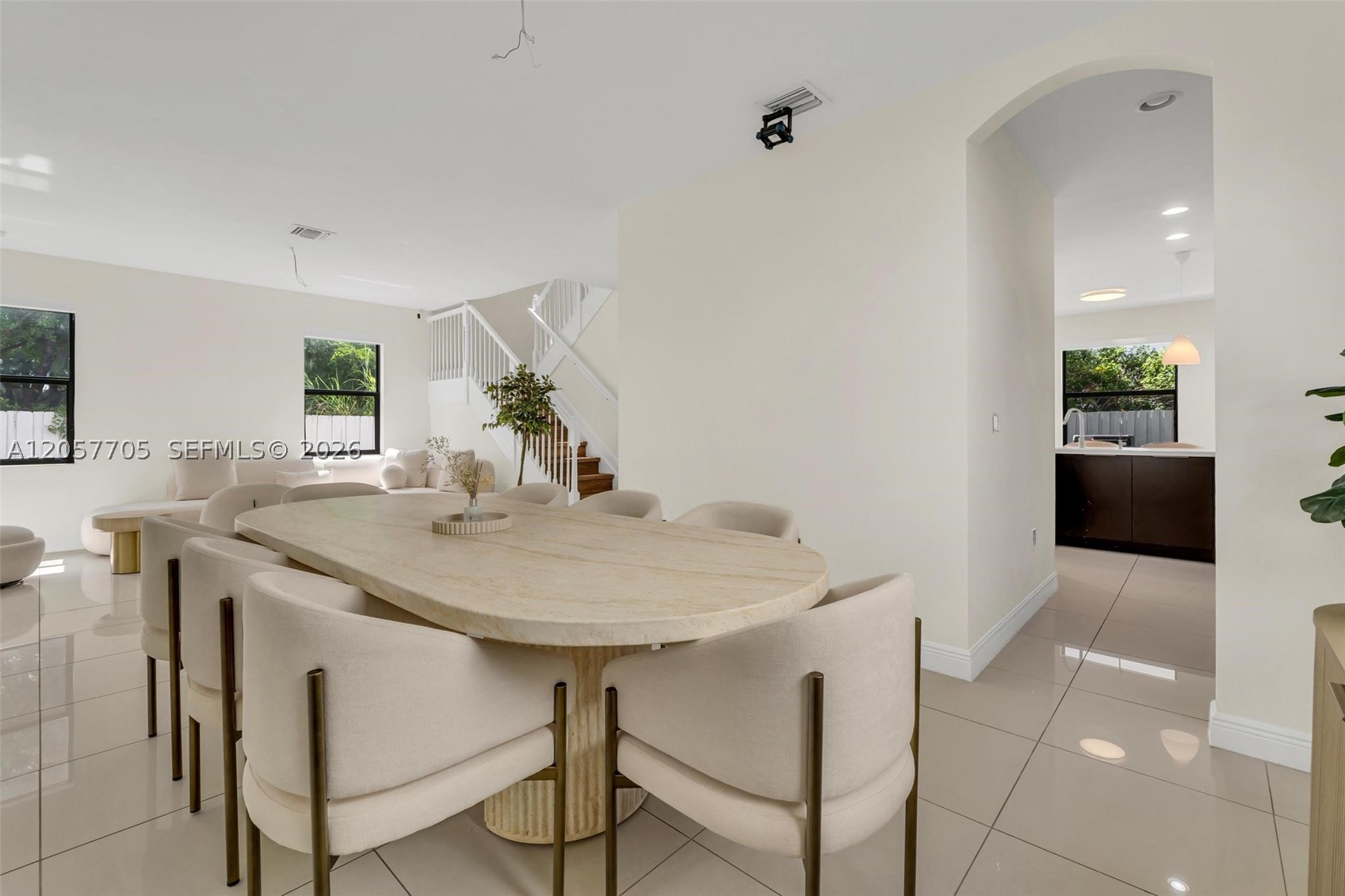 10204 NW 86th St, Doral FL 33178