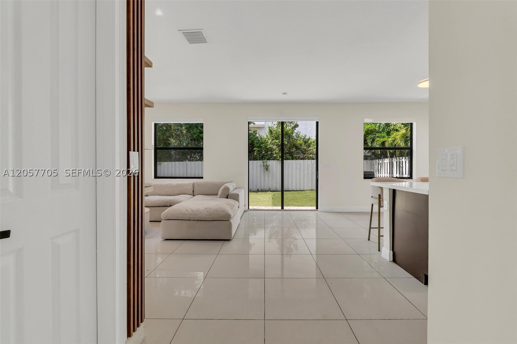 10204 NW 86th St, Doral FL 33178