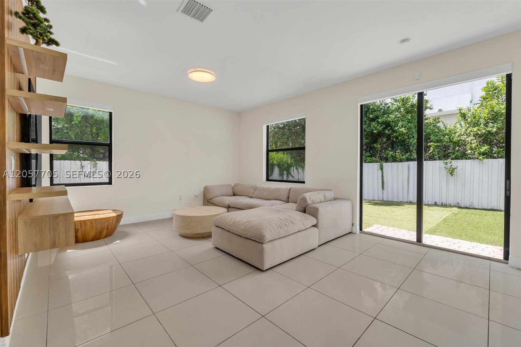 10204 NW 86th St, Doral FL 33178