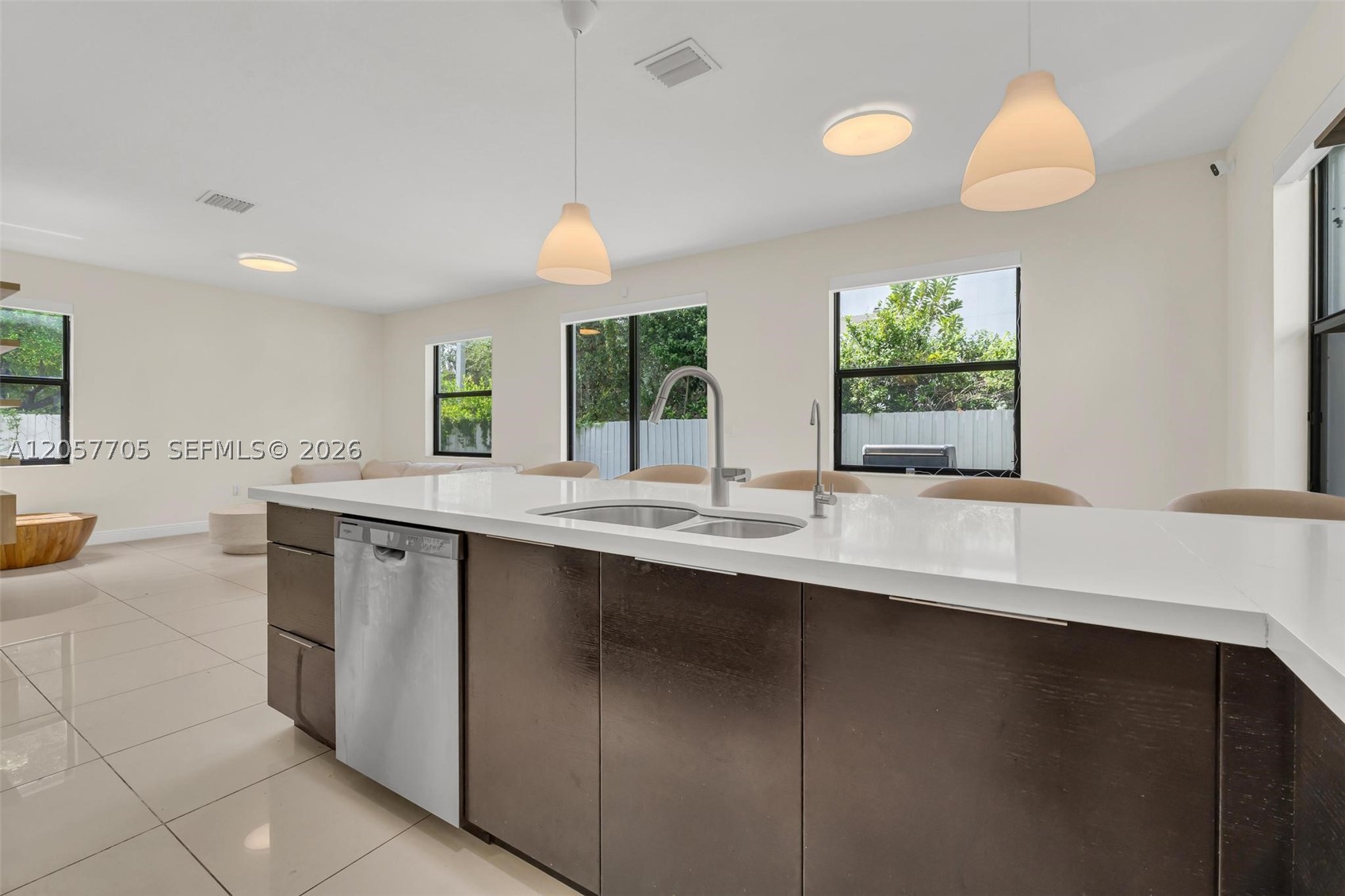 10204 NW 86th St, Doral FL 33178