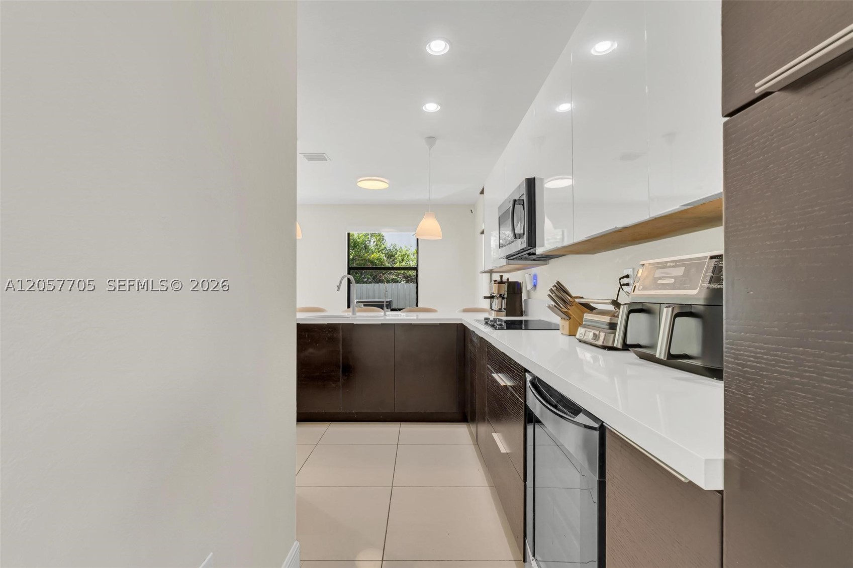 10204 NW 86th St, Doral FL 33178