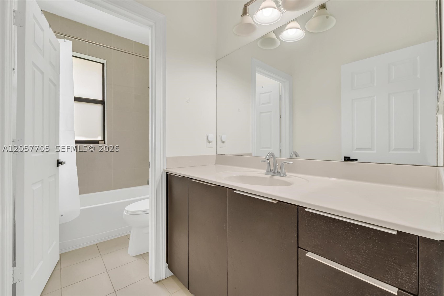 10204 NW 86th St, Doral FL 33178