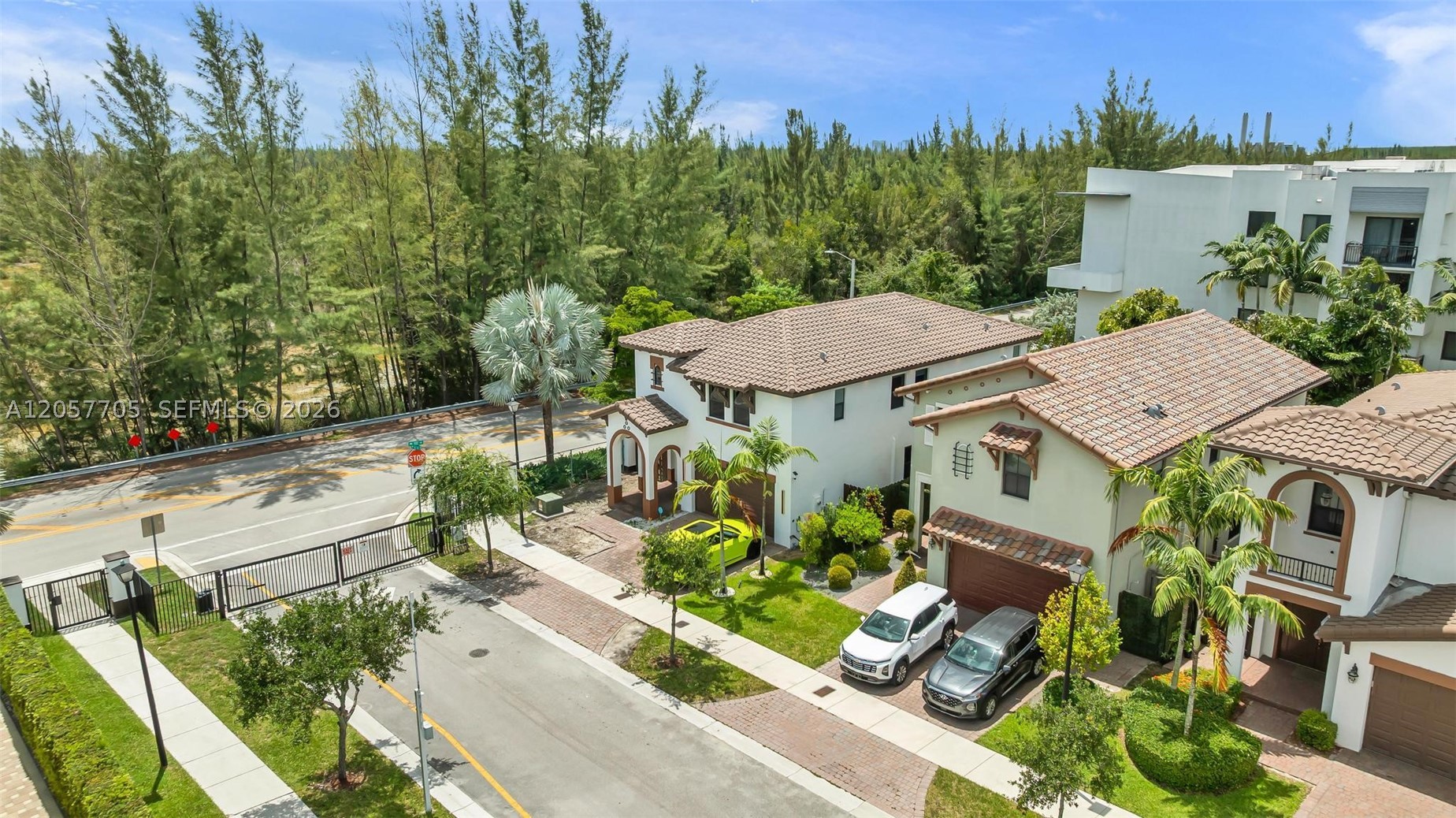 10204 NW 86th St, Doral FL 33178