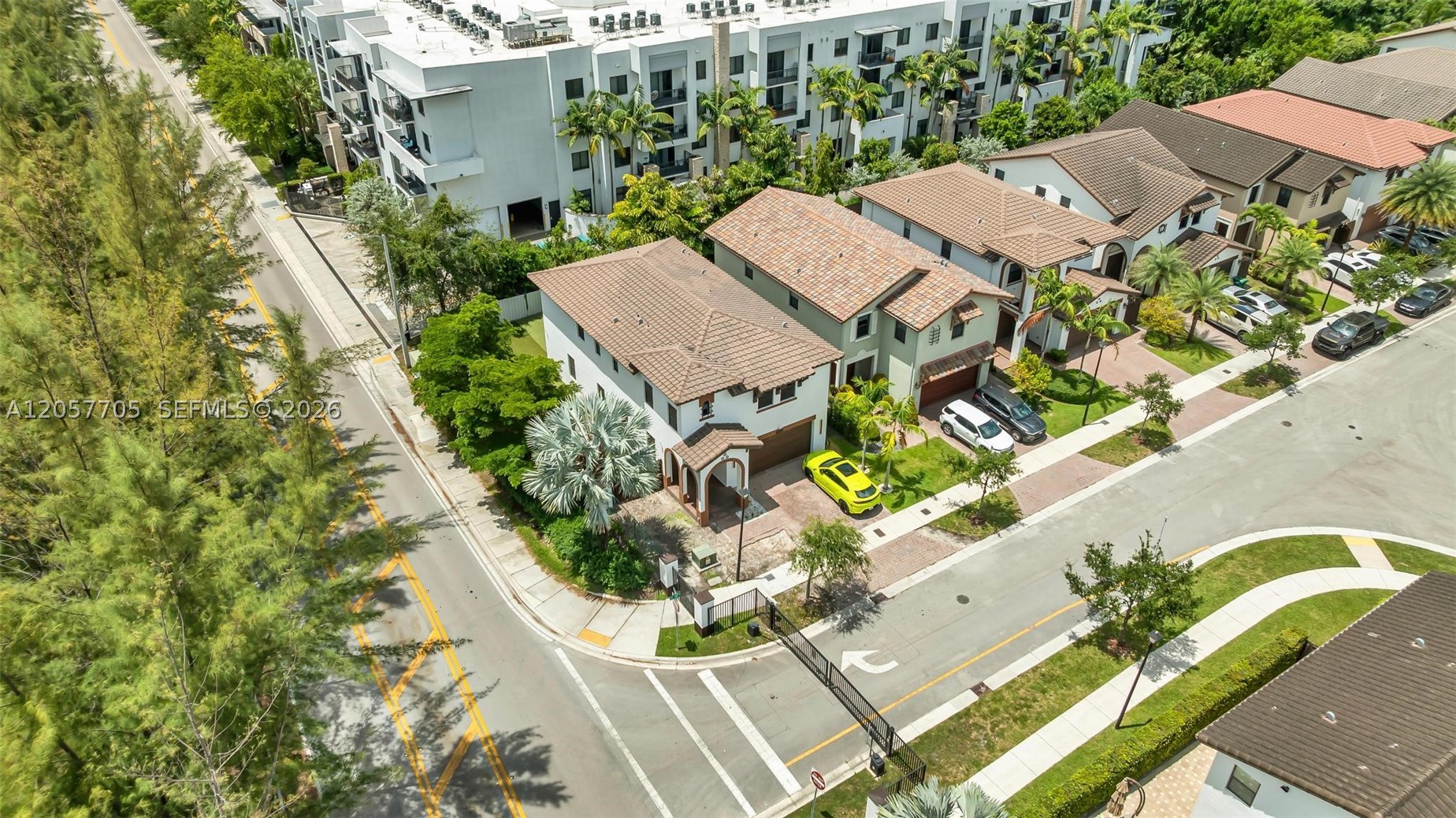10204 NW 86th St, Doral FL 33178