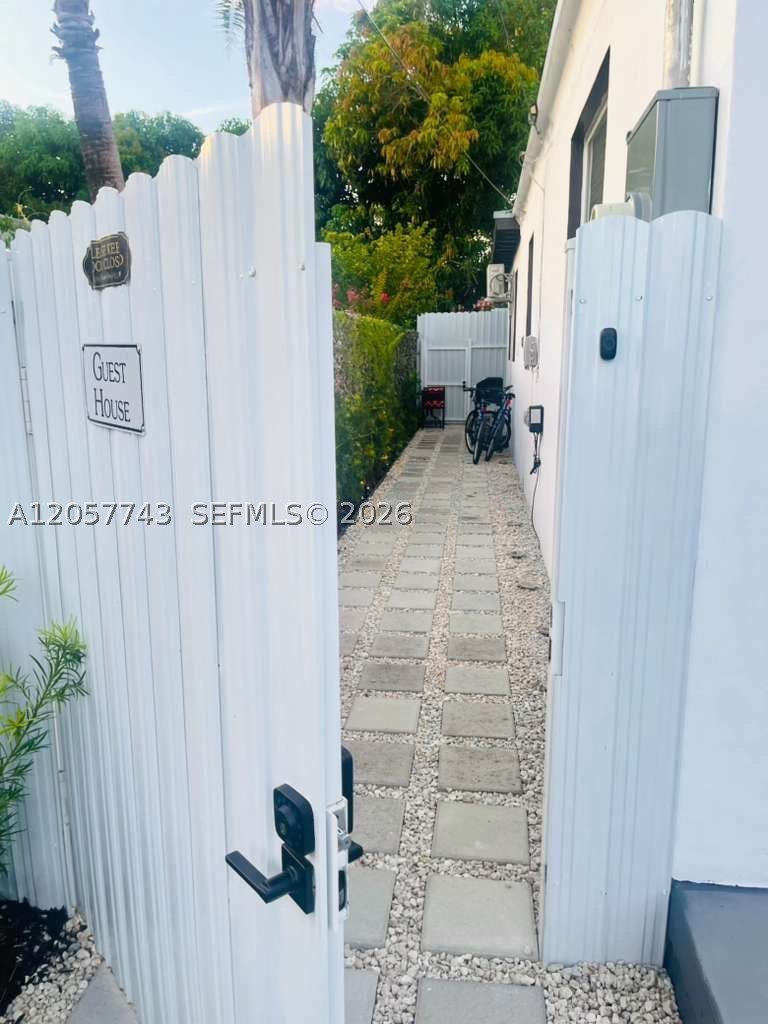 1451 NW 31st St #1, Miami FL 33142