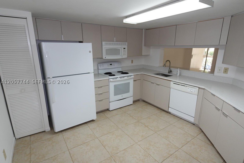 9777 Westview Dr #1121, Coral Springs FL 33076