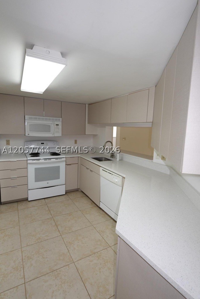 9777 Westview Dr #1121, Coral Springs FL 33076