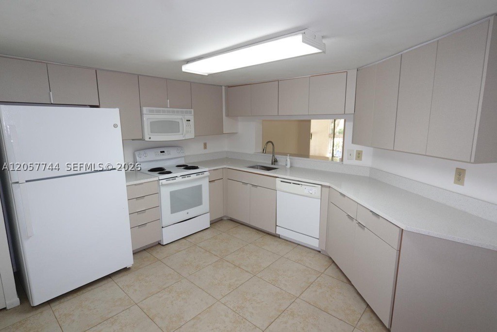 9777 Westview Dr #1121, Coral Springs FL 33076