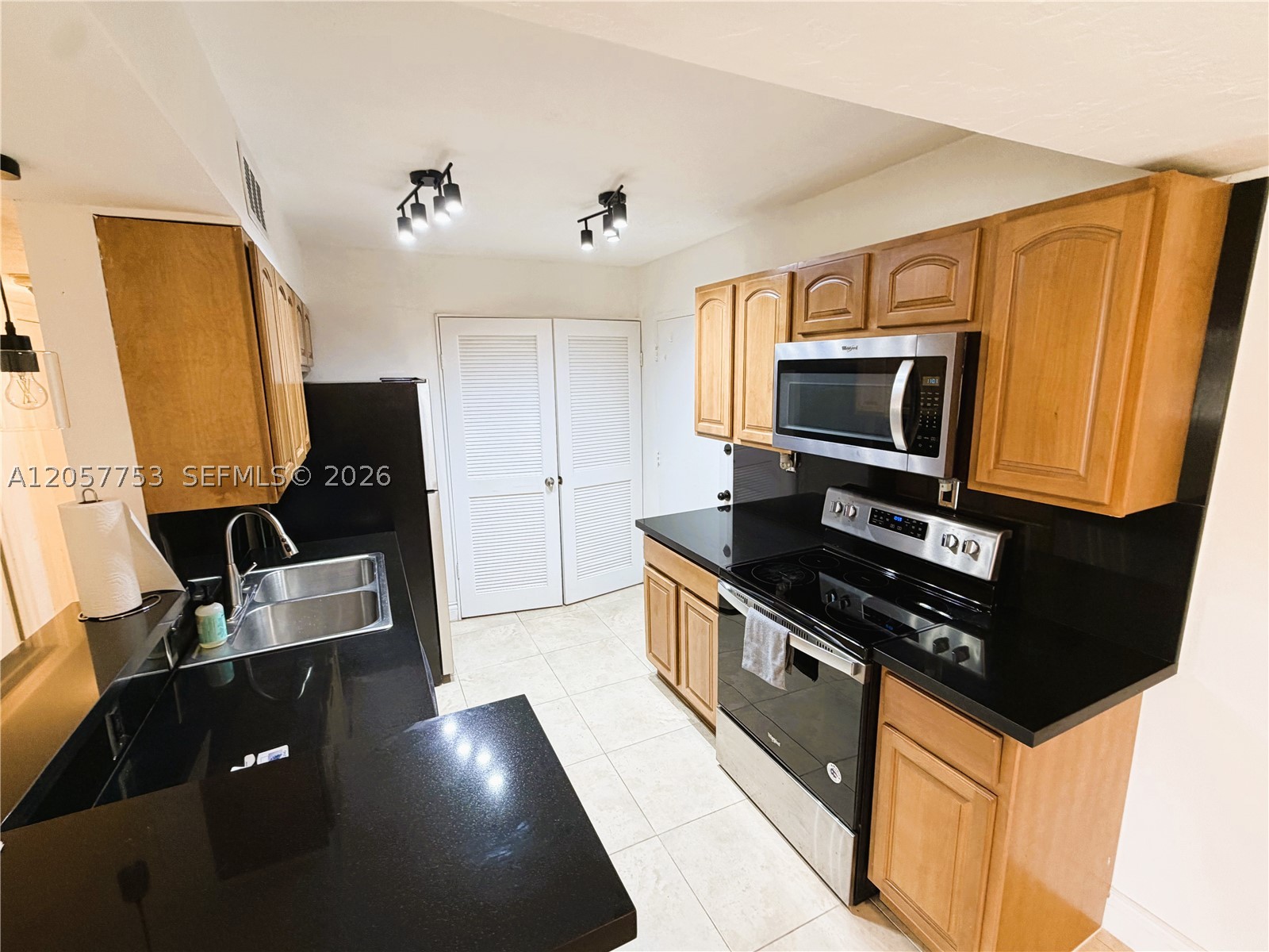 7483 SW 82nd St #A102, Miami FL 33143