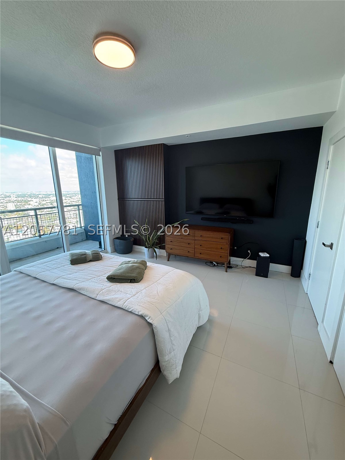 60 SW 13th St #3808, Miami FL 33130