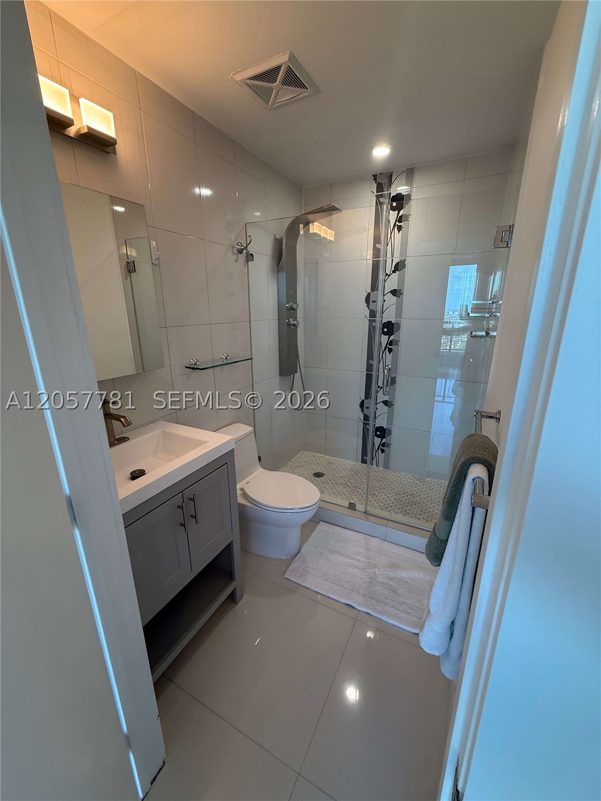 60 SW 13th St #3808, Miami FL 33130