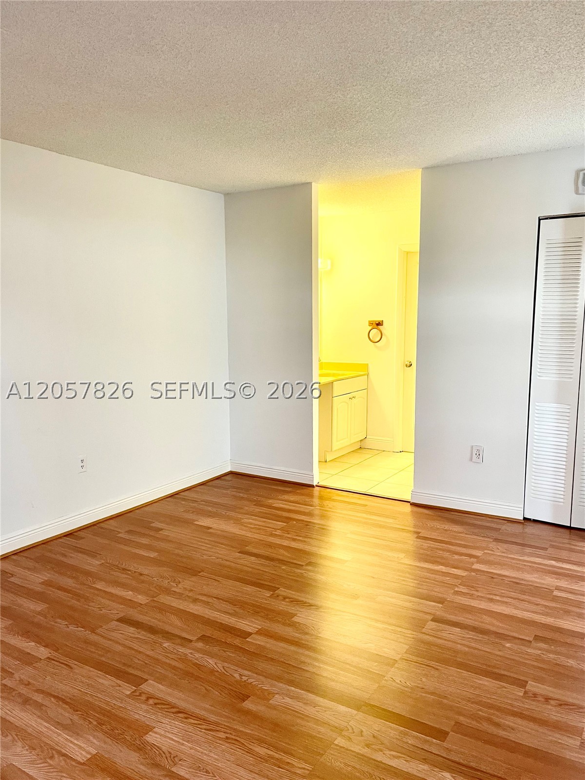 6900 Bay Dr #4A, Miami Beach FL 33141