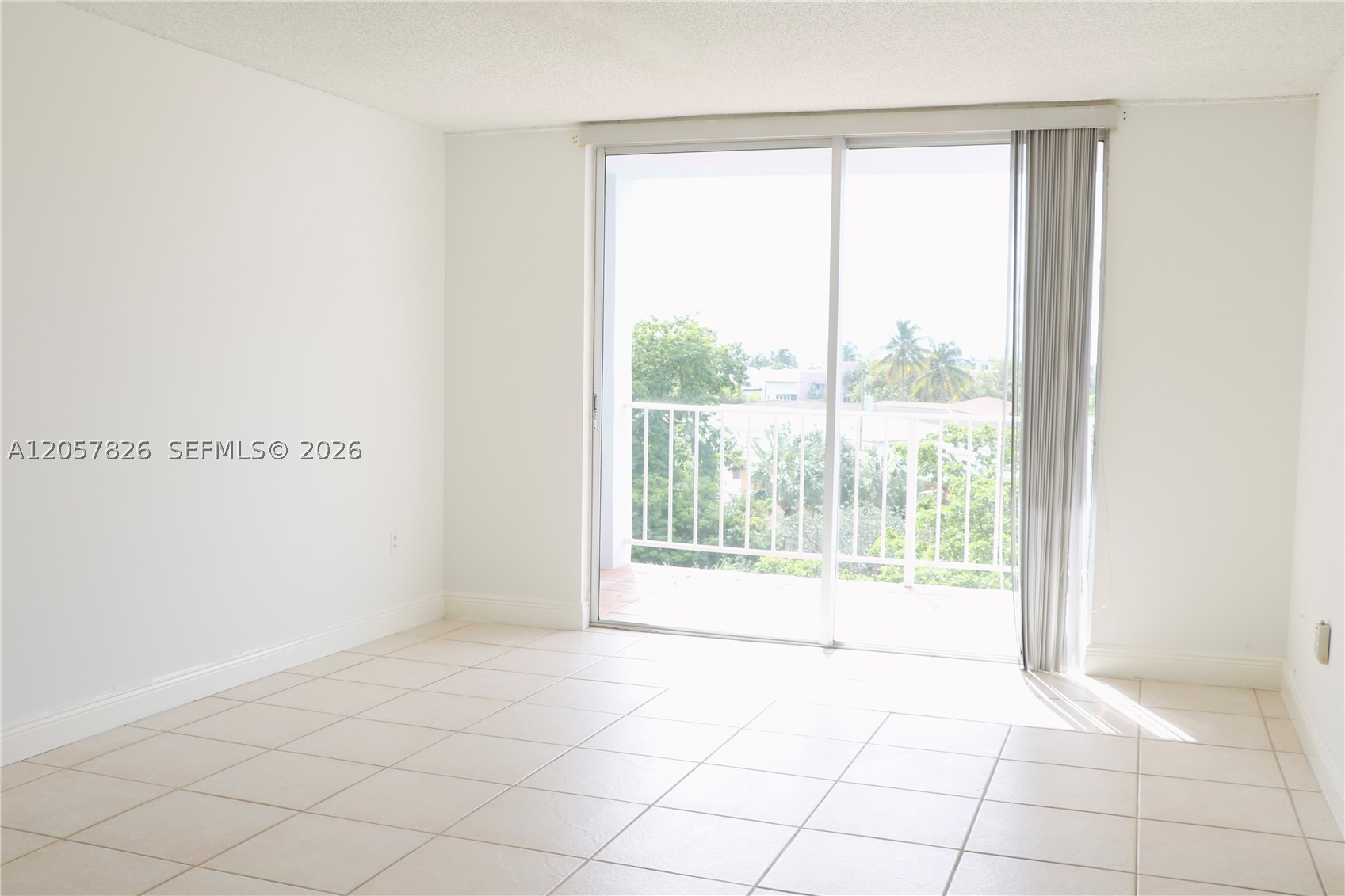 6900 Bay Dr #4A, Miami Beach FL 33141