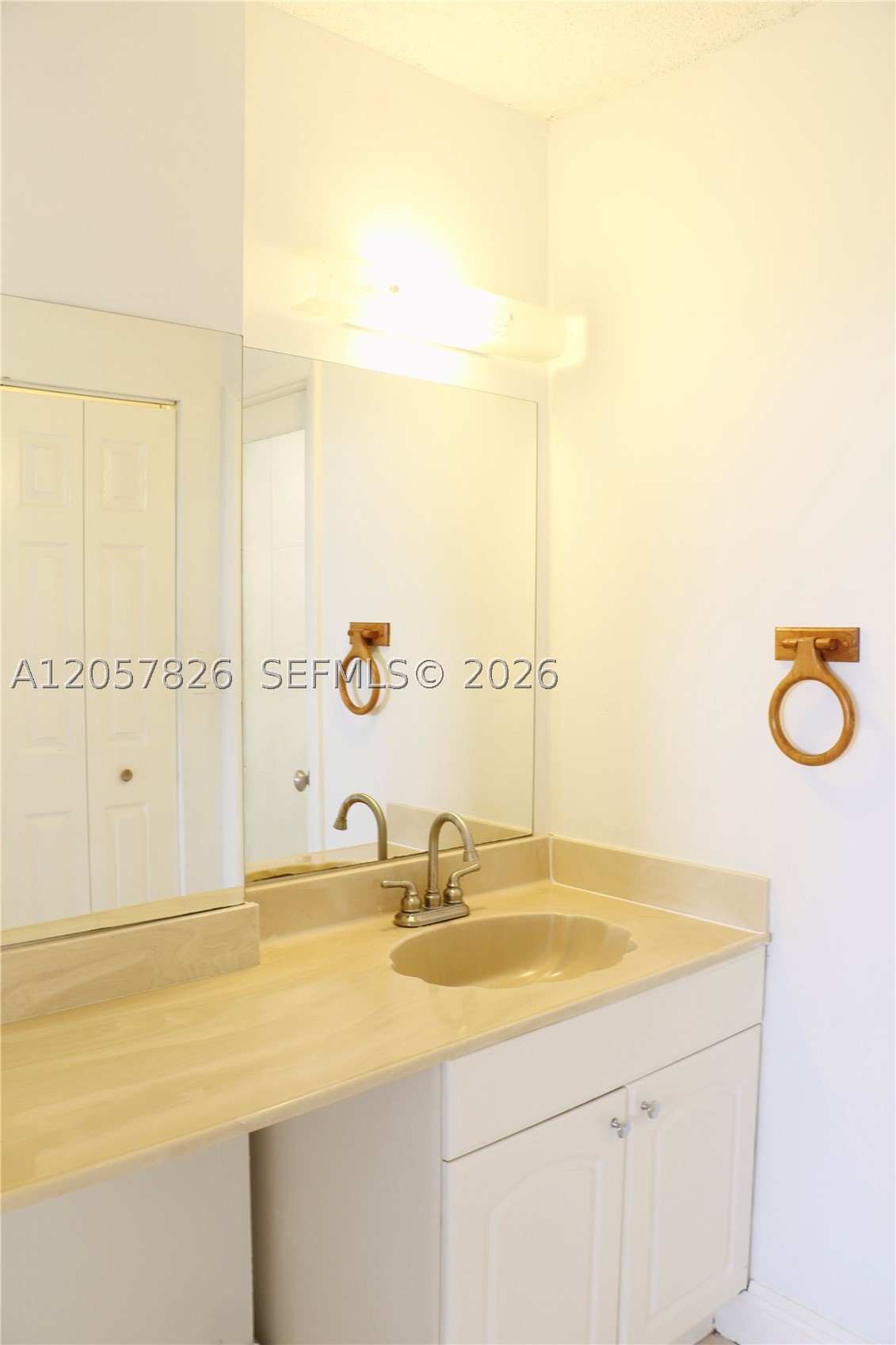 6900 Bay Dr #4A, Miami Beach FL 33141