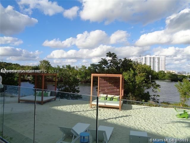 16385 Biscayne Blvd #702, North Miami Beach FL 33160