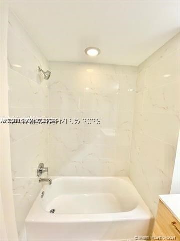 16385 Biscayne Blvd #702, North Miami Beach FL 33160