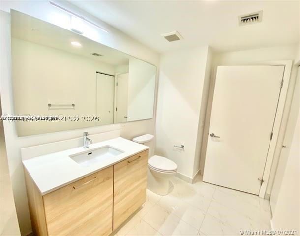 16385 Biscayne Blvd #702, North Miami Beach FL 33160