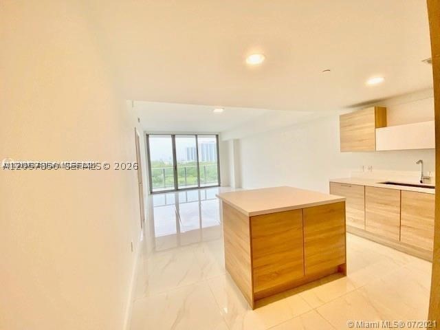 16385 Biscayne Blvd #702, North Miami Beach FL 33160