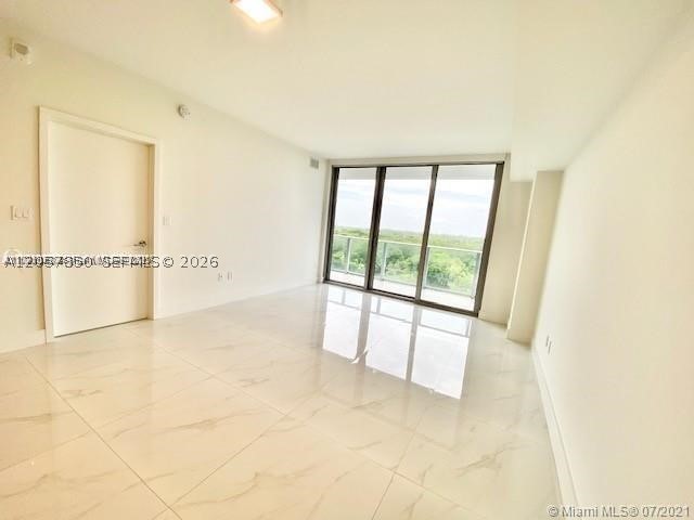 16385 Biscayne Blvd #702, North Miami Beach FL 33160