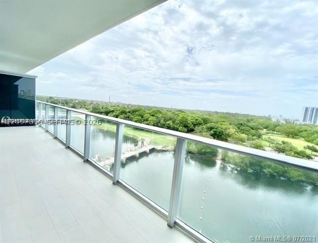 16385 Biscayne Blvd #702, North Miami Beach FL 33160