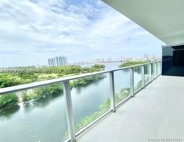 16385 Biscayne Blvd #702, North Miami Beach FL 33160